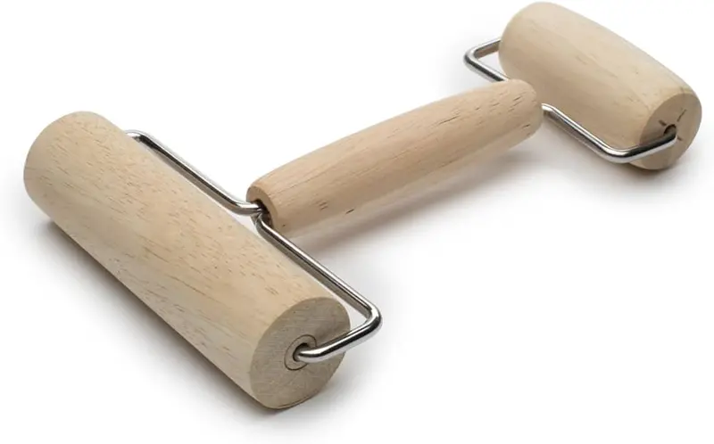 Double-Ended Dough Roller With Adjustable Thickness Guide 1