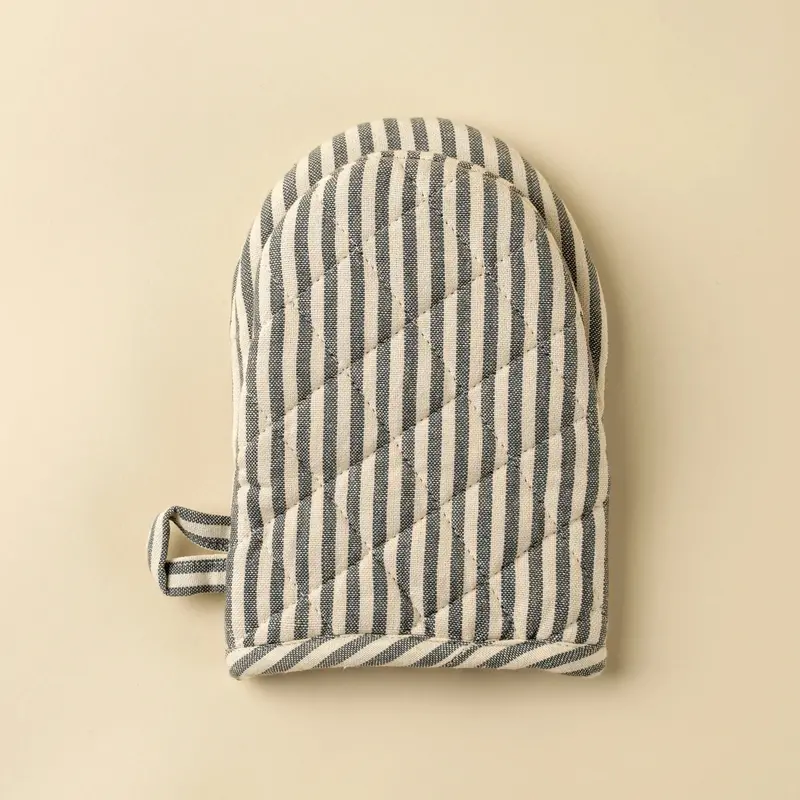 Hampton Stripe Insulated Oven Mitt 1