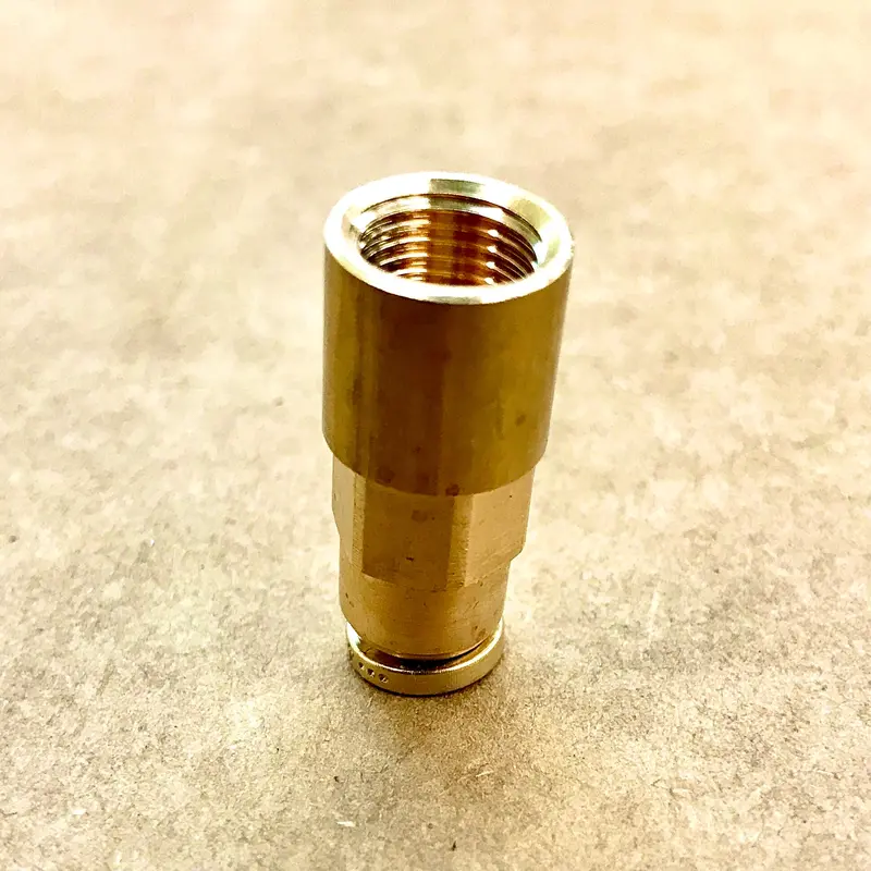 La Spaziale 1/8" Female Threaded Push-Connect Fitting 1