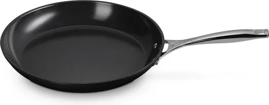Le Creuset 24 Cm Black Ceramic Non-Stick Skillet 1