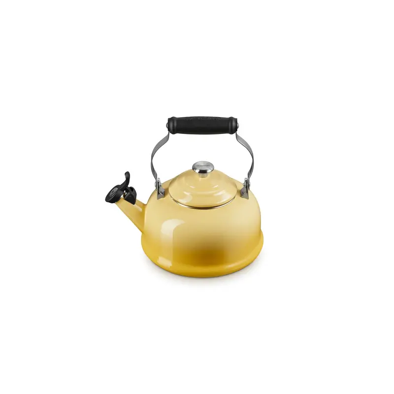 Le Creuset Camomille Whistling Kettle – 1.6L Classic Design 1