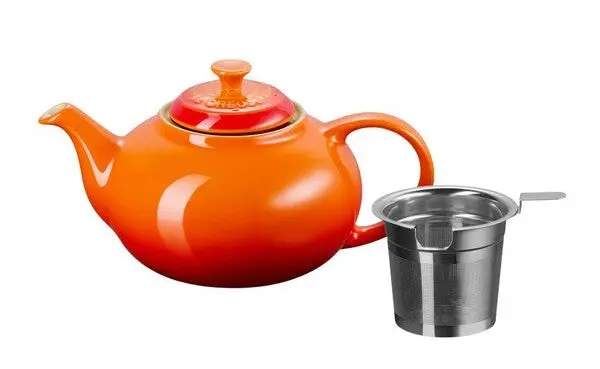 Le Creuset Classic Tea Pot With Stainless Steel Infuser – Flame Red, 1.3 L 1