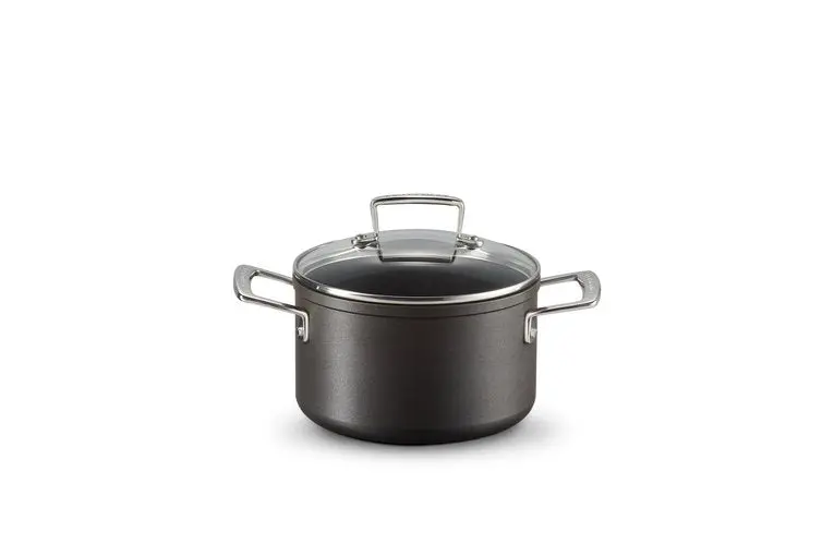Le Creuset Compact Non-Stick Cooking Pot – Black, 18 Cm, 2.8 L 1