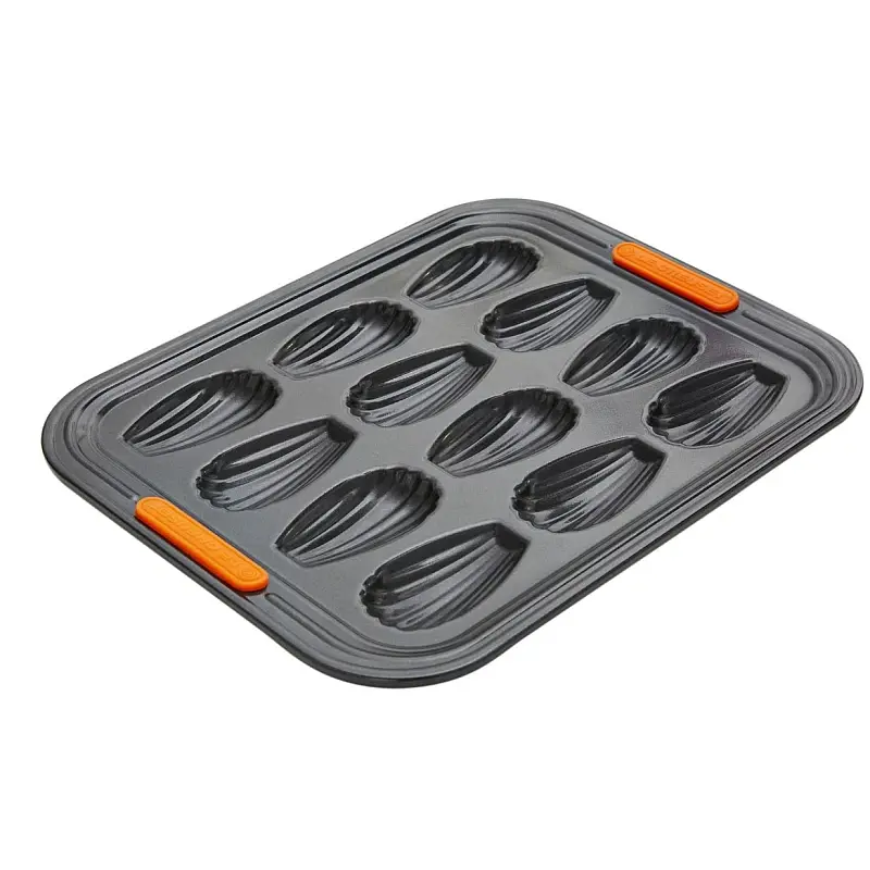 Le Creuset Madeleine Pan – 34 X 27 Cm, Matte Black Non-Stick Enameled Steel 1