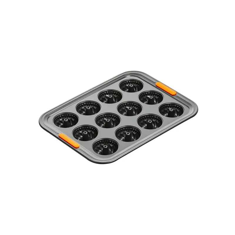 Le Creuset Mini Tulip Cake Pan – 40 X 30 Cm, Matte Black Enamel Finish 1