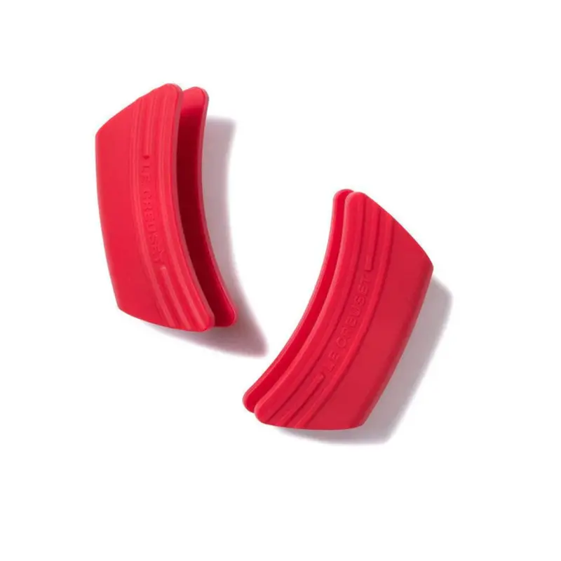 Le Creuset Silicone Oven Mitts Set – 2-Piece, Cherry Red 1