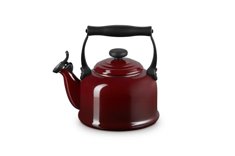 Le Creuset Traditional Whistling Kettle – Rhone Red, 2.1 L 1