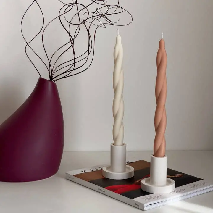 Minimalist Ivory Round Candle Stand 1