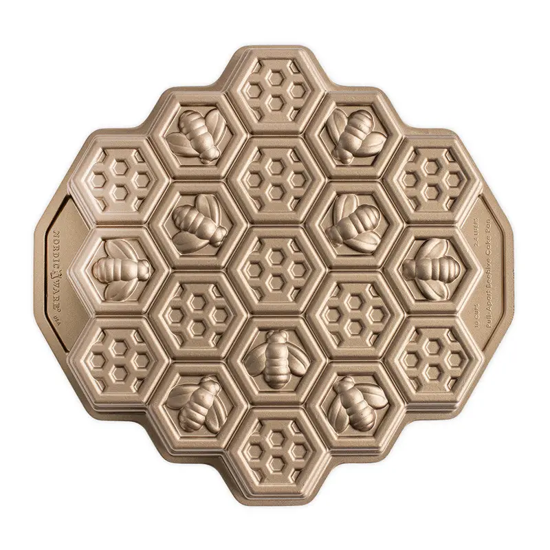 Nordic Ware Honeycomb Pull-Apart Dessert Baking Pan 1