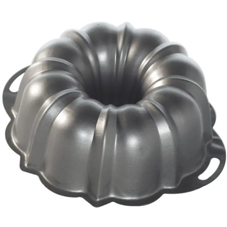 Nordic Ware Proform 12-Cup Bundt Pan — Commercial-Grade Bakeware 1