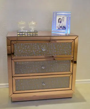 Three-Drawer Mirrored Dresser – Contemporary Style 1